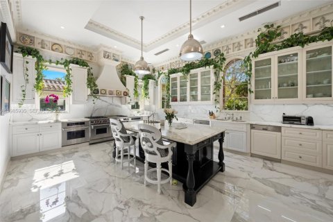 Купить виллу или дом в Корал-Гейблс, Флорида 7 спален, 1193.14м2, № 2044876 - фото 24