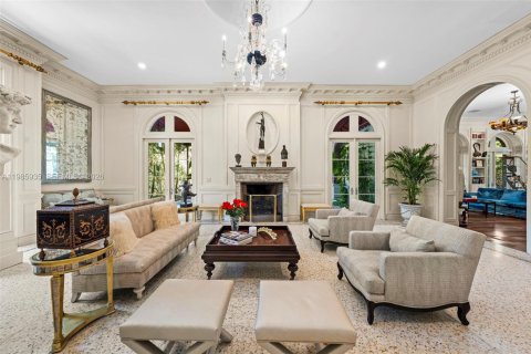 Купить виллу или дом в Корал-Гейблс, Флорида 7 спален, 1193.14м2, № 2044876 - фото 15