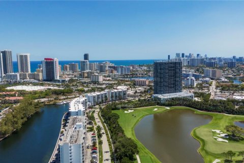 Купить кондоминиум в Халландейл-Бич, Флорида 2 спальни, № 1987007 - фото 3