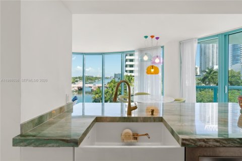 Condominio en alquiler en Miami Beach, Florida, 2 dormitorios, 120.77 m2 № 2049053 - foto 4