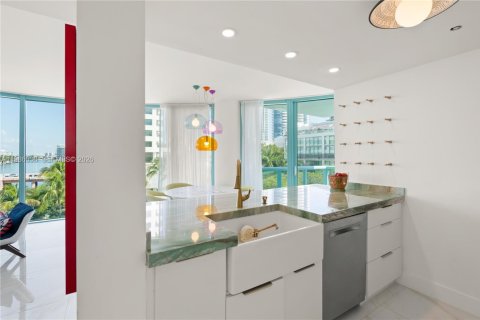 Condominio en alquiler en Miami Beach, Florida, 2 dormitorios, 120.77 m2 № 2049053 - foto 7