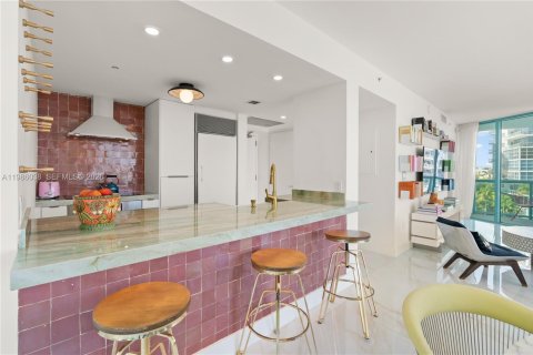 Condominio en alquiler en Miami Beach, Florida, 2 dormitorios, 120.77 m2 № 2049053 - foto 3