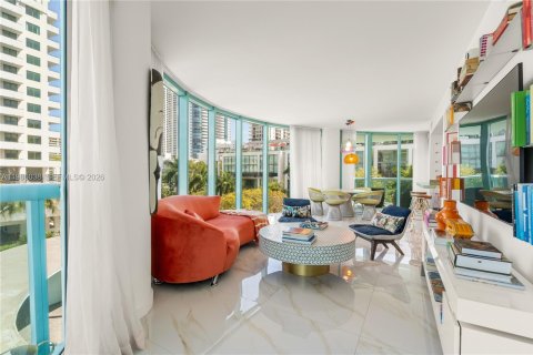 Condominio en alquiler en Miami Beach, Florida, 2 dormitorios, 120.77 m2 № 2049053 - foto 9