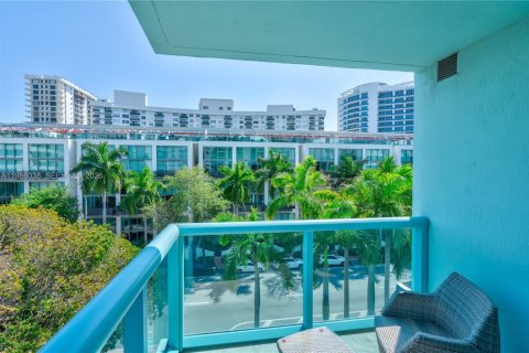 Condominio en alquiler en Miami Beach, Florida, 2 dormitorios, 120.77 m2 № 2049053 - foto 18