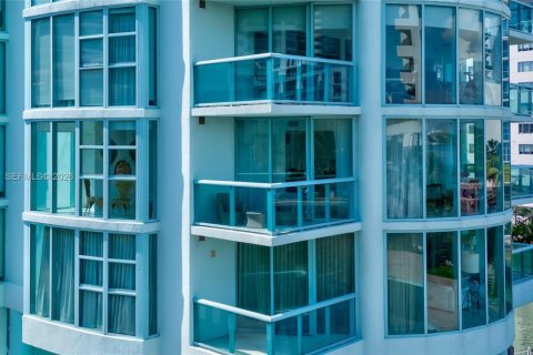 Condominio en alquiler en Miami Beach, Florida, 2 dormitorios, 120.77 m2 № 2049053 - foto 17