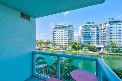 Condominio en alquiler en Miami Beach, Florida, 2 dormitorios, 120.77 m2 № 2049053 - foto 21