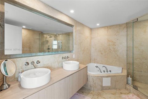 Condominio en alquiler en Miami Beach, Florida, 2 dormitorios, 120.77 m2 № 2049053 - foto 23