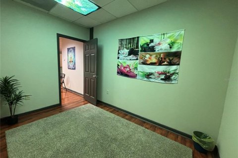Propiedad comercial en alquiler en Oviedo, Florida № 1637192 - foto 10