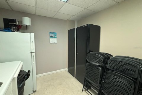 Propiedad comercial en alquiler en Oviedo, Florida № 1637192 - foto 13