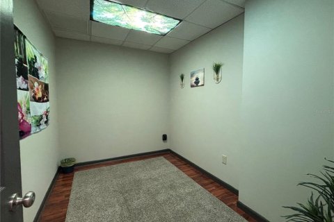 Propiedad comercial en alquiler en Oviedo, Florida № 1637192 - foto 9