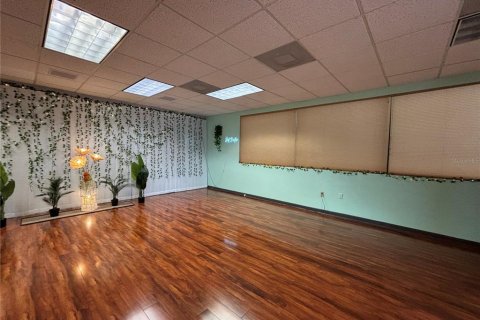 Propiedad comercial en alquiler en Oviedo, Florida № 1637192 - foto 3