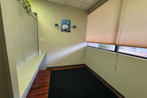 Propiedad comercial en alquiler en Oviedo, Florida № 1637192 - foto 6