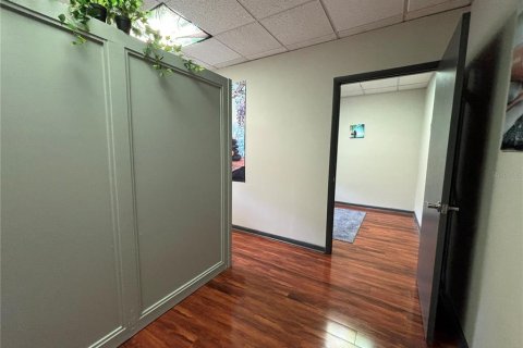 Propiedad comercial en alquiler en Oviedo, Florida № 1637192 - foto 5