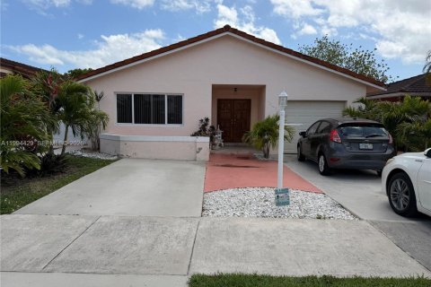 Casa en Miami, Florida 3 dormitorios, 142.42 m2 № 2056339