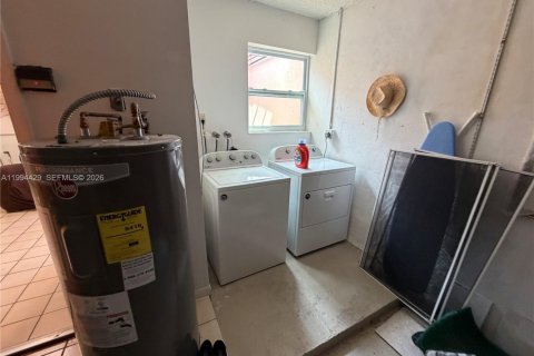 Купить виллу или дом в Майами, Флорида 3 спальни, 142.42м2, № 2056339 - фото 11