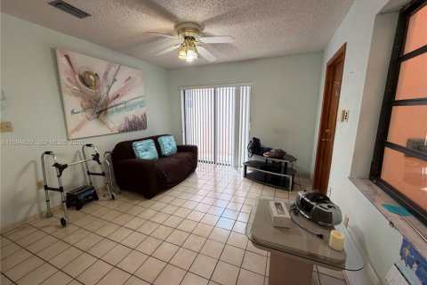 Купить виллу или дом в Майами, Флорида 3 спальни, 142.42м2, № 2056339 - фото 6