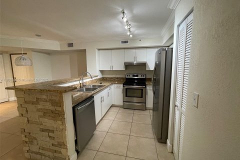 Снять в аренду кондоминиум в Коконат Крик, Флорида 2 спальни, 89.84м2, № 1963585 - фото 1