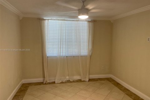 Снять в аренду кондоминиум в Коконат Крик, Флорида 2 спальни, 89.84м2, № 1963585 - фото 3