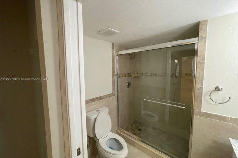 Снять в аренду кондоминиум в Коконат Крик, Флорида 2 спальни, 89.84м2, № 1963585 - фото 8