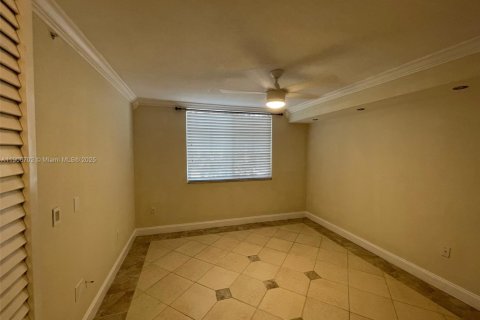 Снять в аренду кондоминиум в Коконат Крик, Флорида 2 спальни, 89.84м2, № 1963585 - фото 11