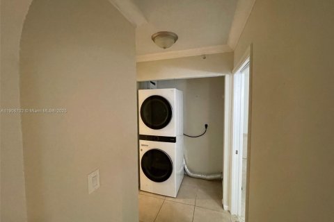 Снять в аренду кондоминиум в Коконат Крик, Флорида 2 спальни, 89.84м2, № 1963585 - фото 7