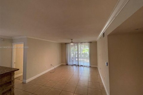 Снять в аренду кондоминиум в Коконат Крик, Флорида 2 спальни, 89.84м2, № 1963585 - фото 6