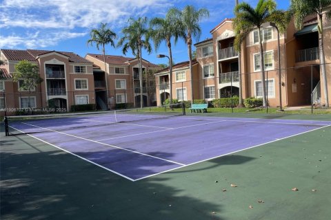 Снять в аренду кондоминиум в Коконат Крик, Флорида 2 спальни, 89.84м2, № 1963585 - фото 13