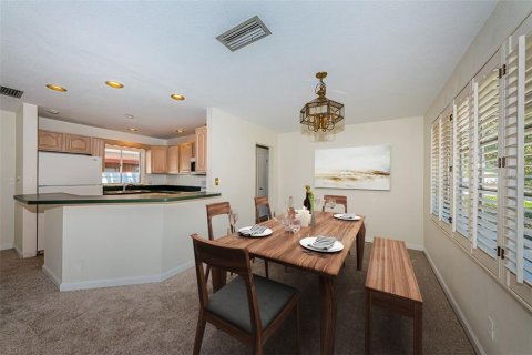 House in Saint Petersburg, Florida 2 bedrooms, 102.19 sq.m. № 1675755 - photo 16
