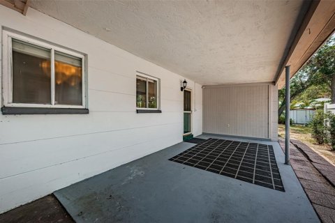 House in Saint Petersburg, Florida 2 bedrooms, 102.19 sq.m. № 1675755 - photo 10