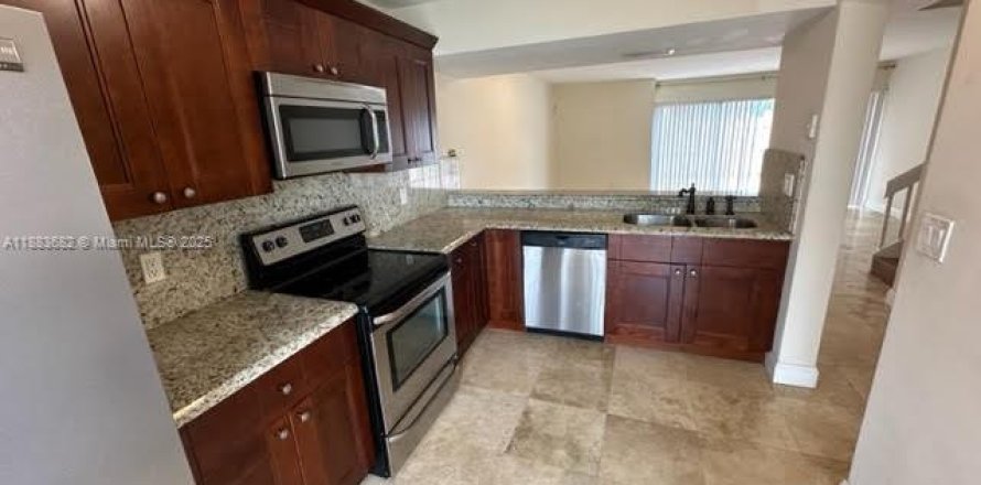 Condominio en Deerfield Beach, Florida, 2 dormitorios № 1929950
