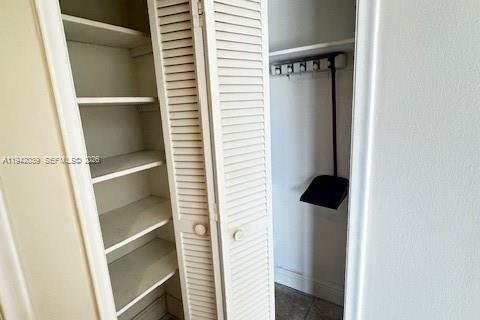 Copropriété à louer à Coral Gables, Floride: 2 chambres, 101.64 m2 № 2000446 - photo 10