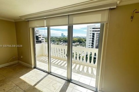 Copropriété à louer à Coral Gables, Floride: 2 chambres, 101.64 m2 № 2000446 - photo 15