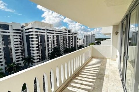 Copropriété à louer à Coral Gables, Floride: 2 chambres, 101.64 m2 № 2000446 - photo 17