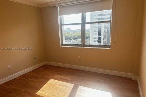 Copropriété à louer à Coral Gables, Floride: 2 chambres, 101.64 m2 № 2000446 - photo 7