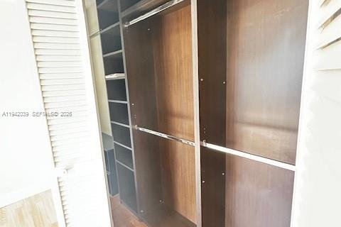 Copropriété à louer à Coral Gables, Floride: 2 chambres, 101.64 m2 № 2000446 - photo 9