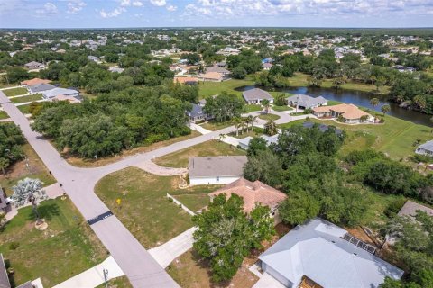 Villa ou maison à vendre à Punta Gorda, Floride: 3 chambres, 301.75 m2 № 2102253 - photo 4