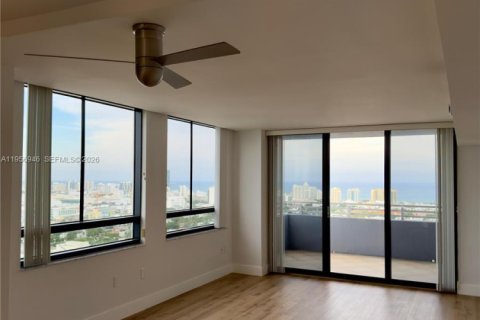 Condominio en alquiler en Miami Beach, Florida, 2 dormitorios, 117.89 m2 № 2011805 - foto 3