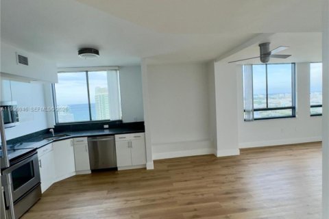 Condominio en alquiler en Miami Beach, Florida, 2 dormitorios, 117.89 m2 № 2011805 - foto 15