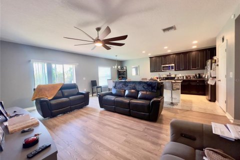 Casa en venta en Spring Hill, Florida, 3 dormitorios, 140.1 m2 № 2117154 - foto 13