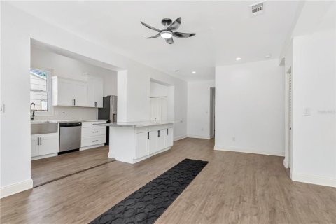 Casa en venta en Saint Petersburg, Florida, 4 dormitorios, 171.22 m2 № 1916219 - foto 4