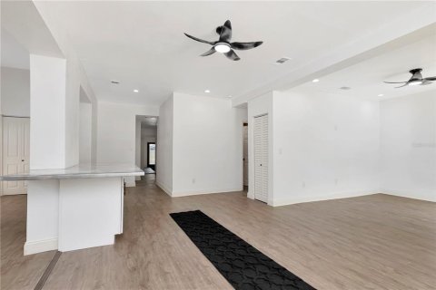 Casa en venta en Saint Petersburg, Florida, 4 dormitorios, 171.22 m2 № 1916219 - foto 3