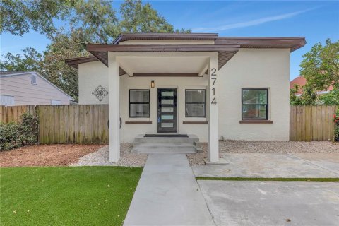Casa en venta en Saint Petersburg, Florida, 4 dormitorios, 171.22 m2 № 1916219 - foto 1