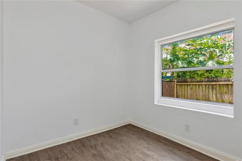 House in Saint Petersburg, Florida 4 bedrooms, 171.22 sq.m. № 1916219 - photo 14