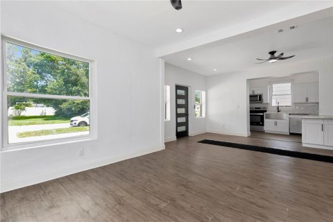 Casa en venta en Saint Petersburg, Florida, 4 dormitorios, 171.22 m2 № 1916219 - foto 6