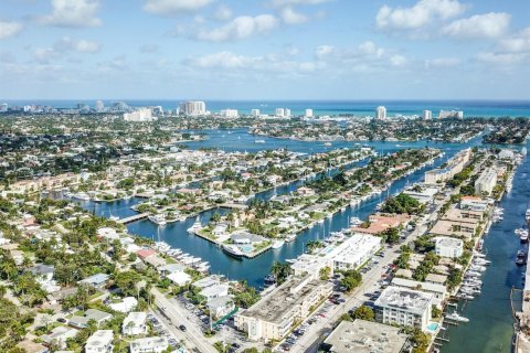 Condominio en alquiler en Fort Lauderdale, Florida, 2 dormitorios, 78.04 m2 № 2085690 - foto 11