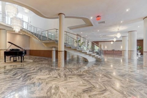 Condo in Miami Beach, Florida, 1 bedroom № 2087172 - photo 11