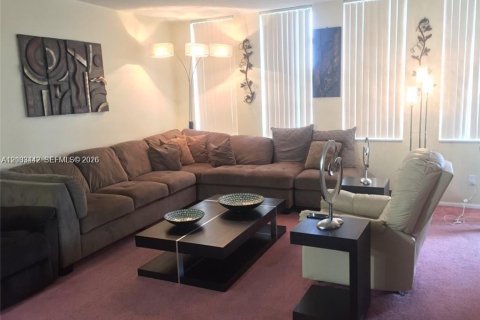 Condo in Miami Beach, Florida, 1 bedroom № 2087172 - photo 15