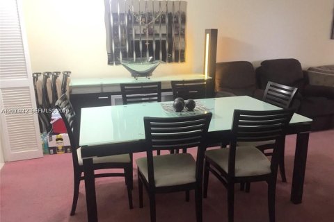 Condo in Miami Beach, Florida, 1 bedroom № 2087172 - photo 16
