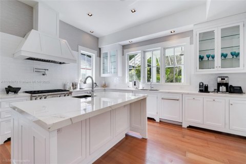 Casa en venta en Coral Gables, Florida, 8 dormitorios, 592.9 m2 № 1588285 - foto 19
