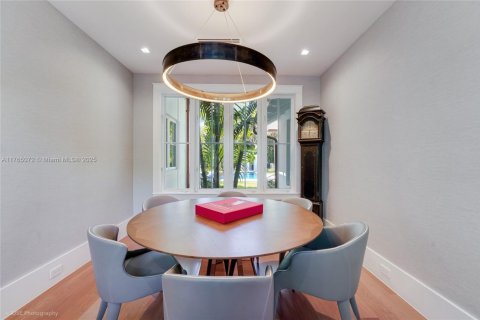 Casa en venta en Coral Gables, Florida, 8 dormitorios, 592.9 m2 № 1588285 - foto 28